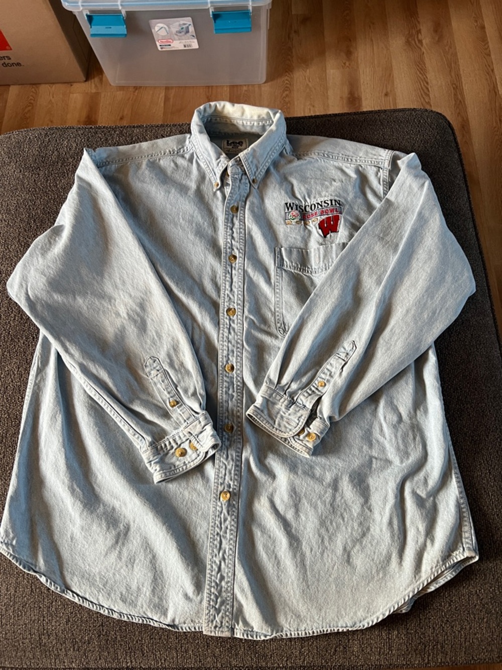 Lee Light Blue Denim Button-Down Shirt Red Wisconsin Rose Bowl Embroidered Logo
